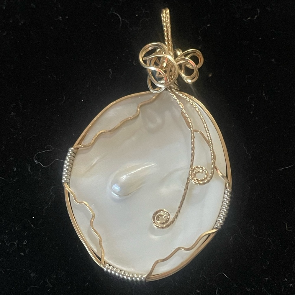 Elegant Gold Wire Wrapped Pendant